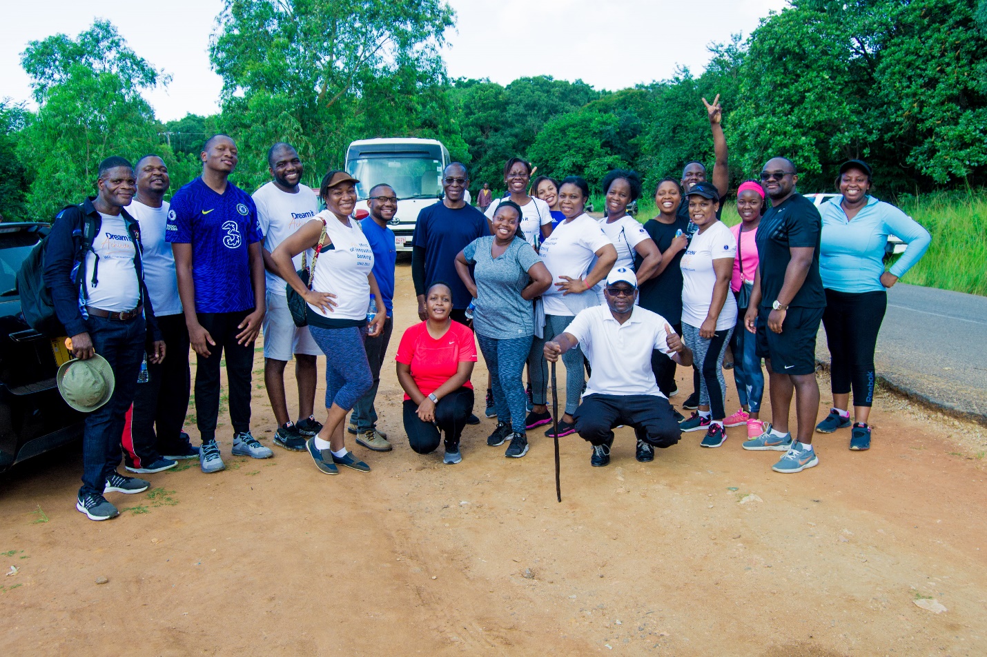  CDH Investment Bank employees who participated in the fun walk after the event on 2nd April 2022